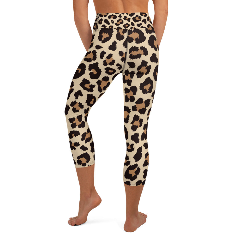 Leopar Chic Feline Women's Yoga Capri Leggings - FLAKOUT